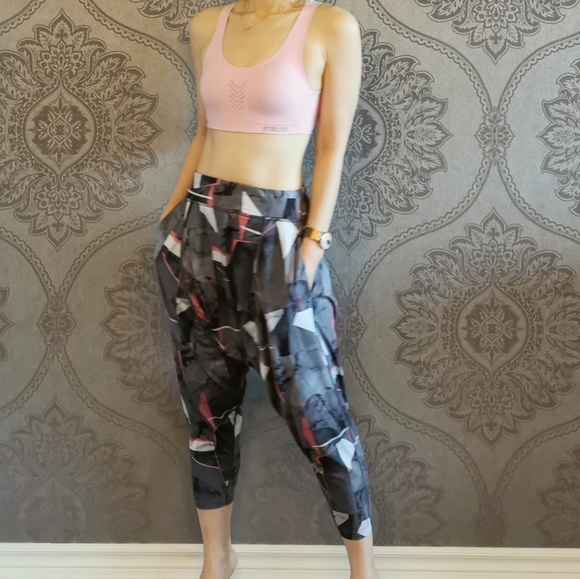 Sweaty Betty harem yoga pants - Picture 2 of 7